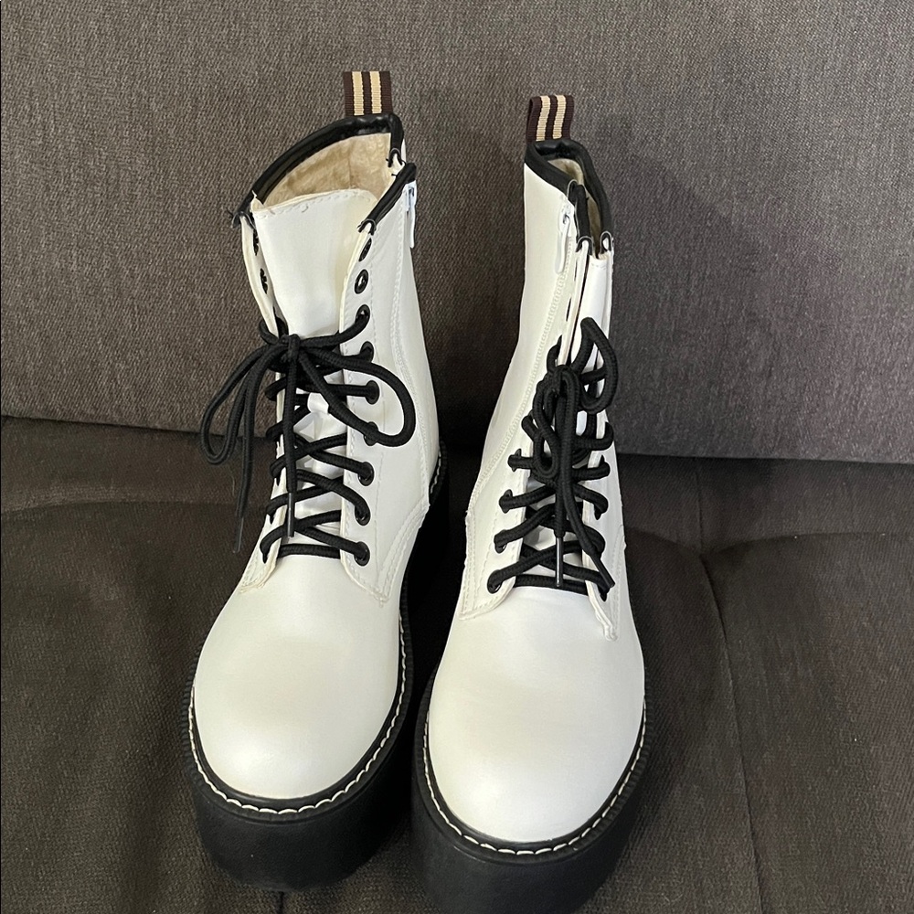 Stylish White Lace-Up Boots by Lov’it